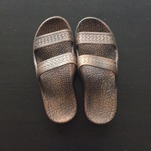 Jandals with braided detailing